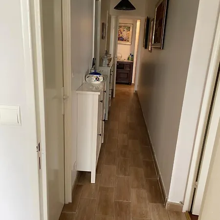 Avec Salle De Bain A Partager - * Paris